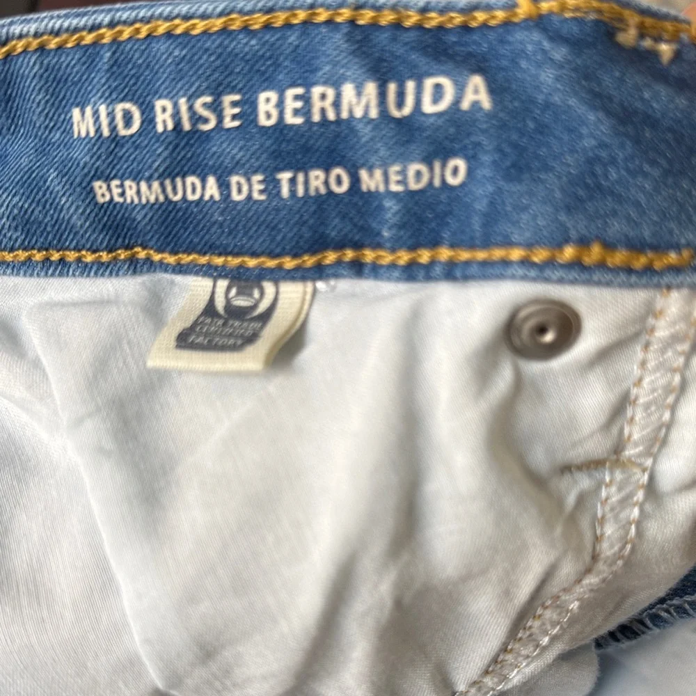 Universal Thread Light Blue Jean Shorts - Picture 3 of 6
